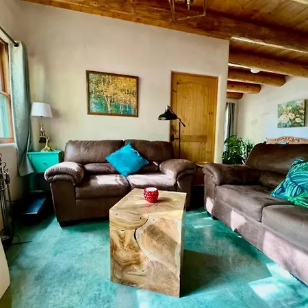 Cozy & Relaxing Near Taos Plaza Villa